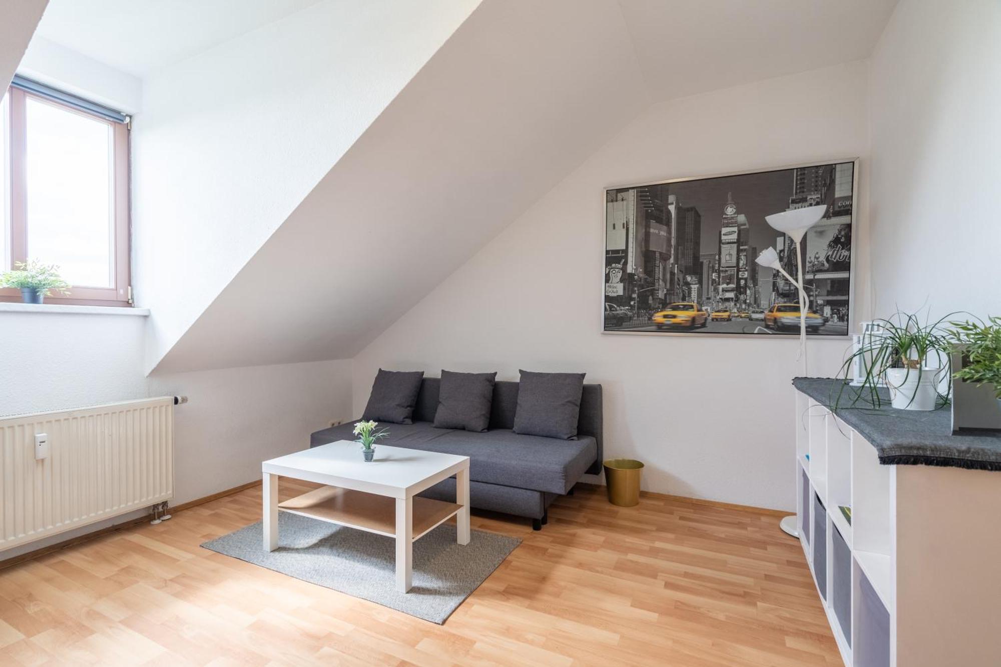 Gemuetliche Dachgeschosswohnung -Waldstrassenviertel Leipzig Exterior photo